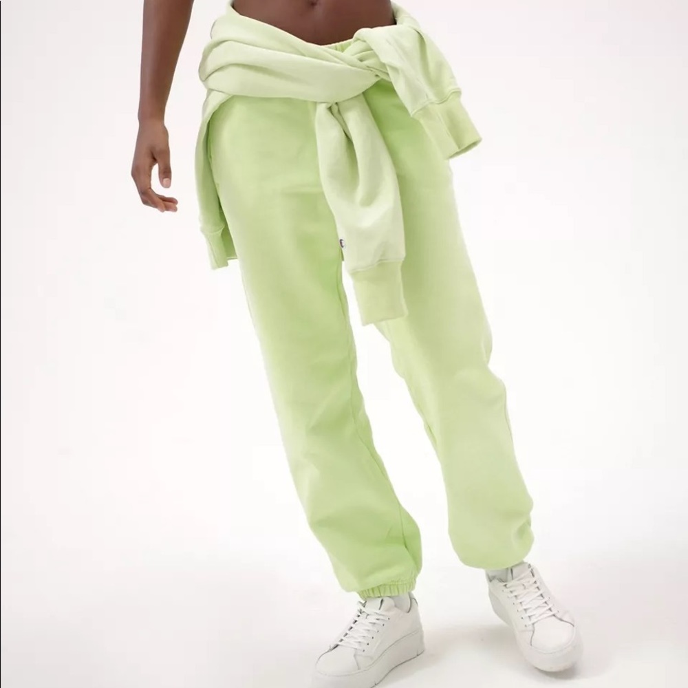 CHAMPION REVERSE WEAVE SWEATS SIZE SMALL. WORN ONCE.